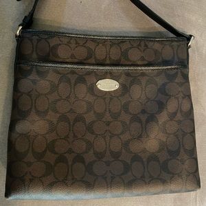 COACH Messenger Bag - can be worn crossbody or shoulder